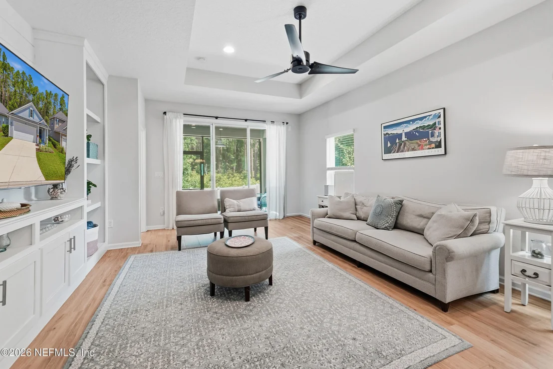 Photo of 490 WINDERMERE Way
