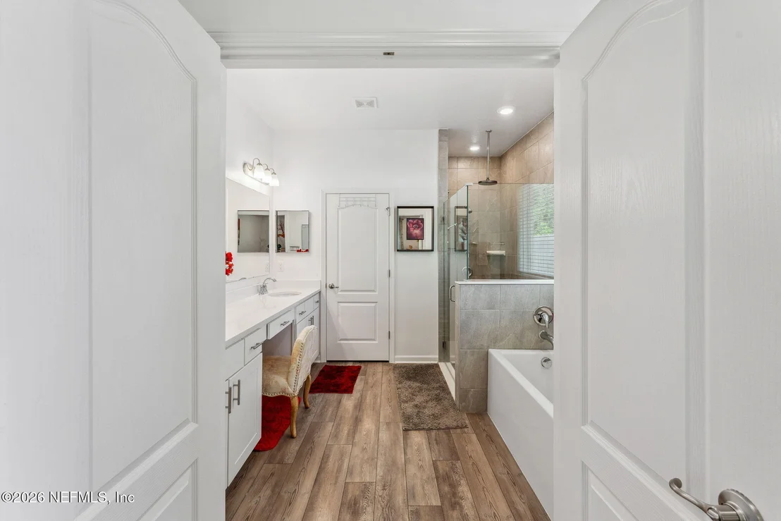 Photo of 120 OAKLEAF Way