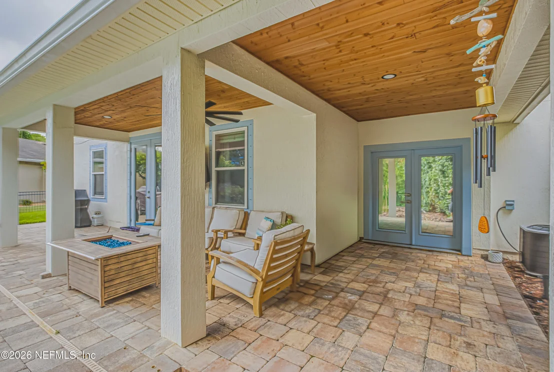 Photo of 95 HOWLAND Drive
