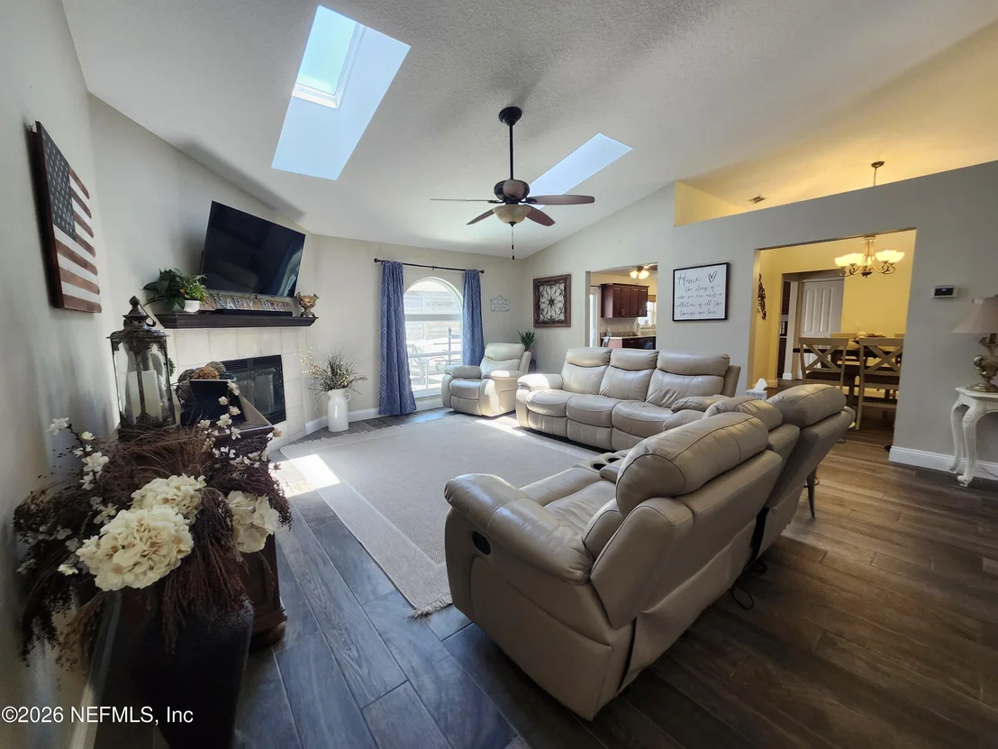 Photo of 380 TRADE WIND Lane