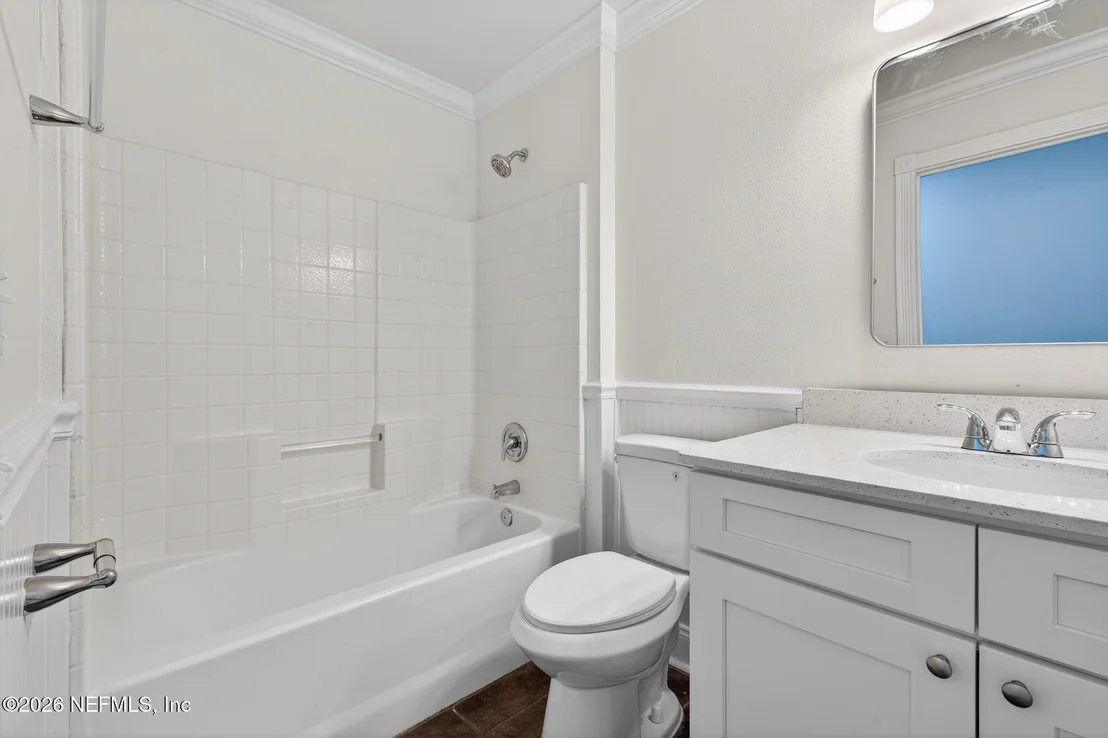Photo of 121 E NOTTINGHAM Drive