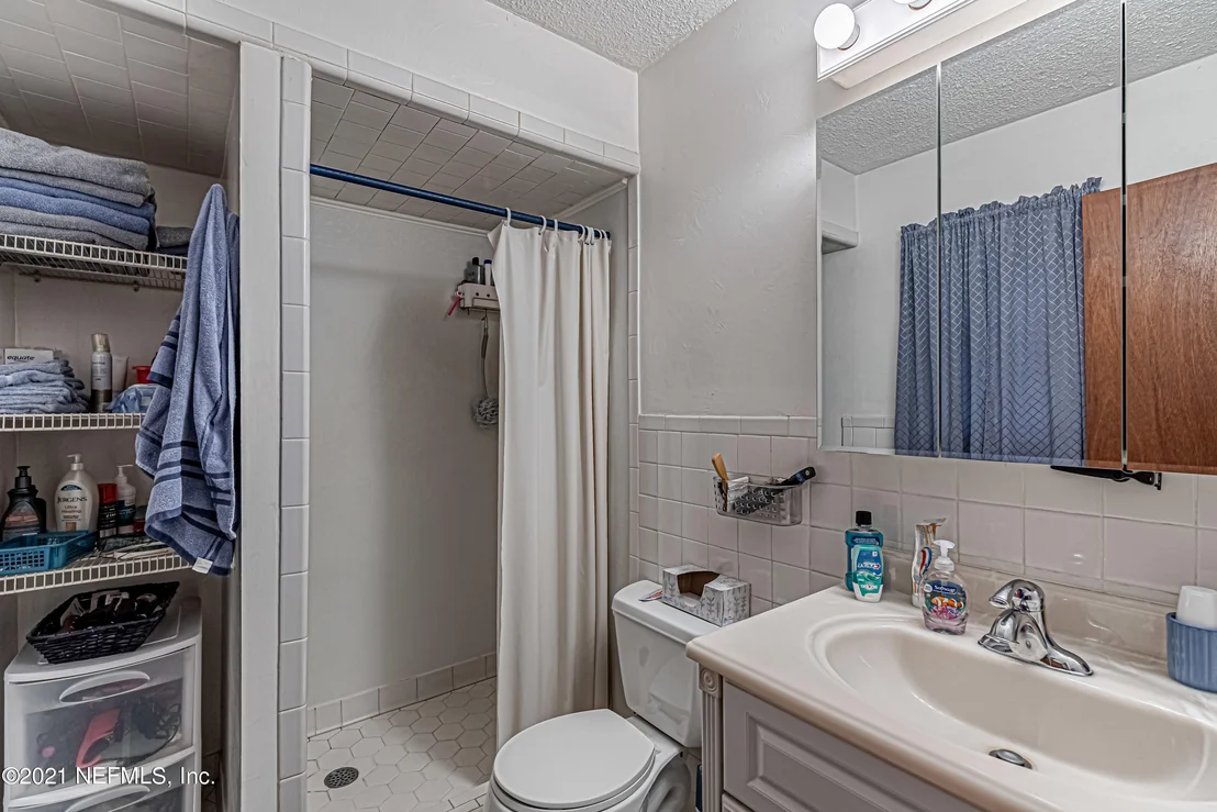 Photo of 1340 STARLING Road