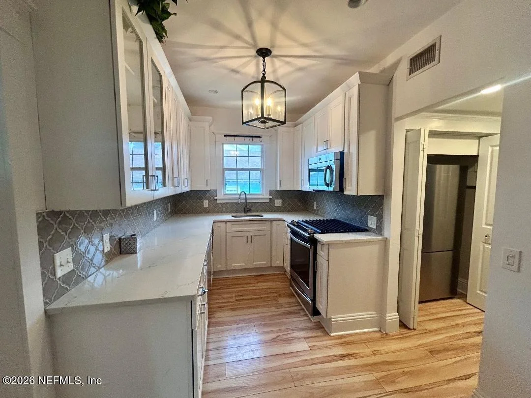 Photo of 32 E PARK Avenue