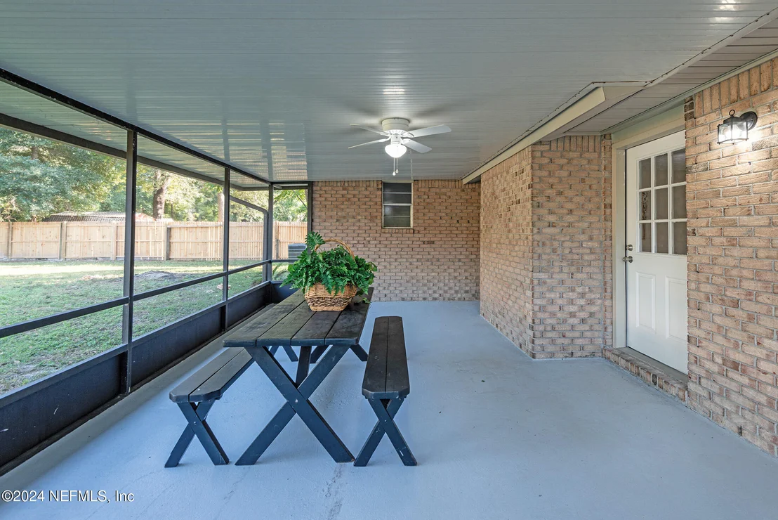 Photo of 7995 SARCEE Trail