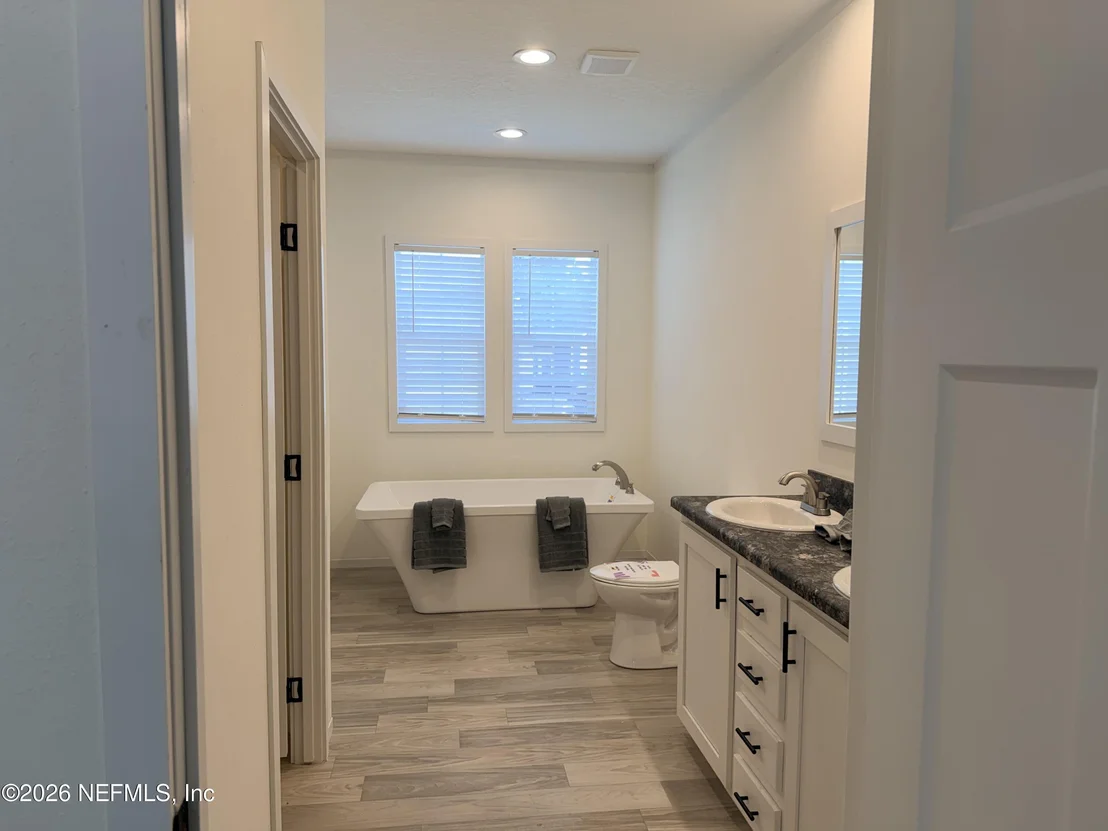 Photo of 954 MCLAUGHLIN Lane
