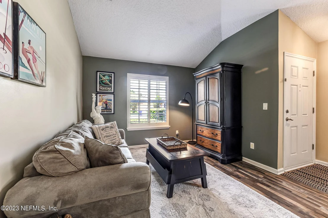 Photo of 412 JOHNS CREEK Parkway