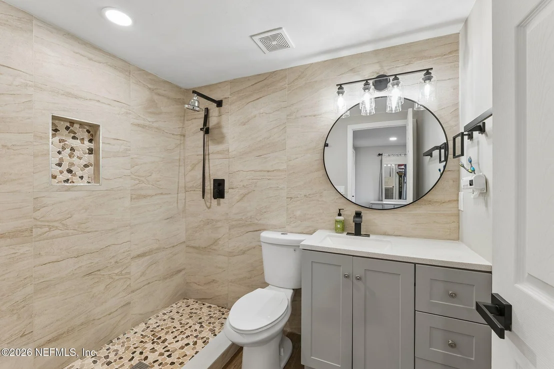 Photo of 5121 DUNSTAN Road