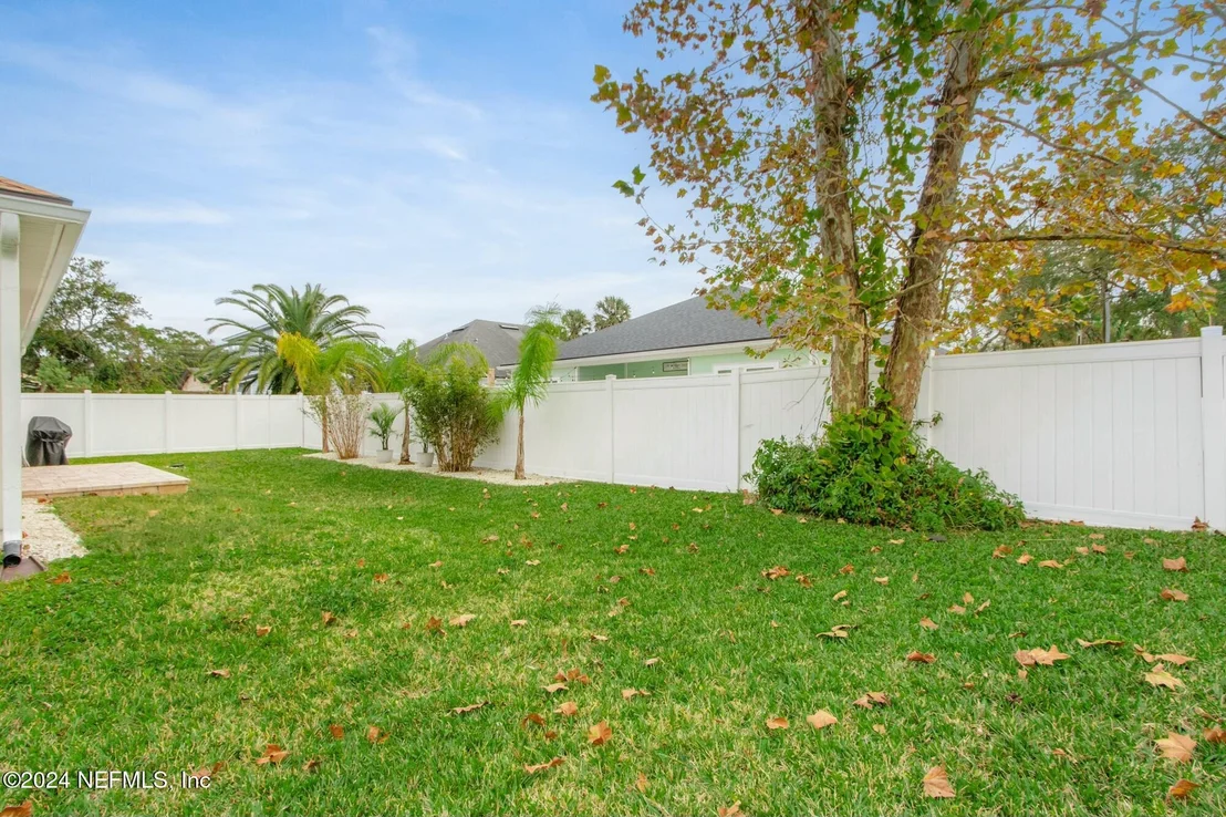 Photo of 60 DUTTON ISLAND Road W