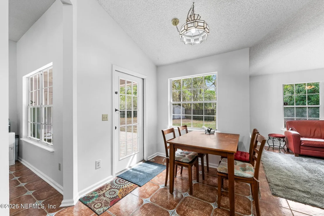 Photo of 4325 APPLE TREE Place