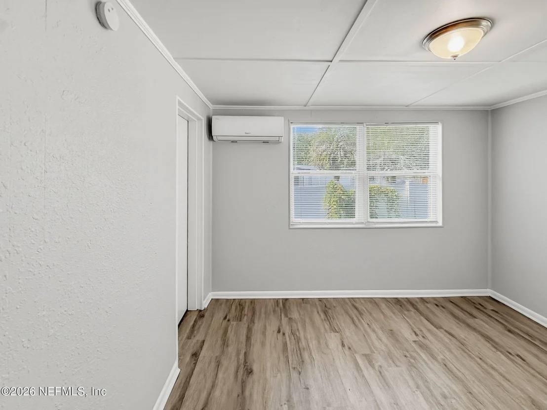 Photo of 3842 ANVERS Boulevard