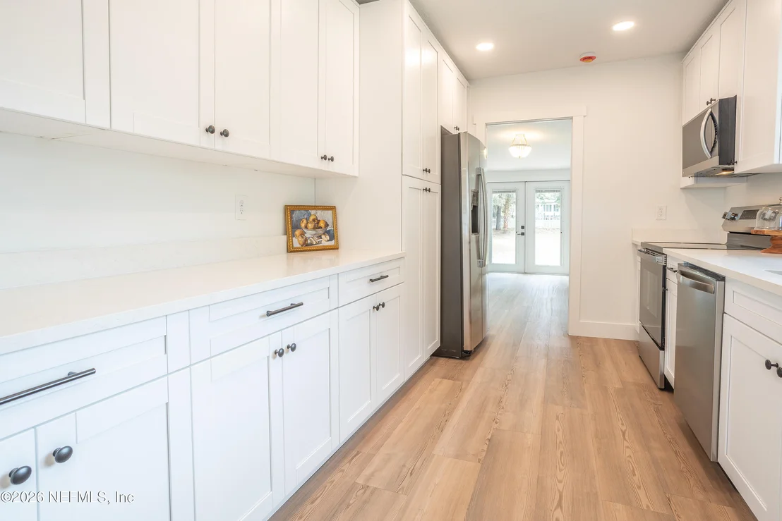 Photo of 1024 RIVER Road