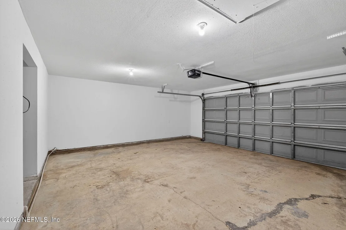 Photo of 121 E NOTTINGHAM Drive