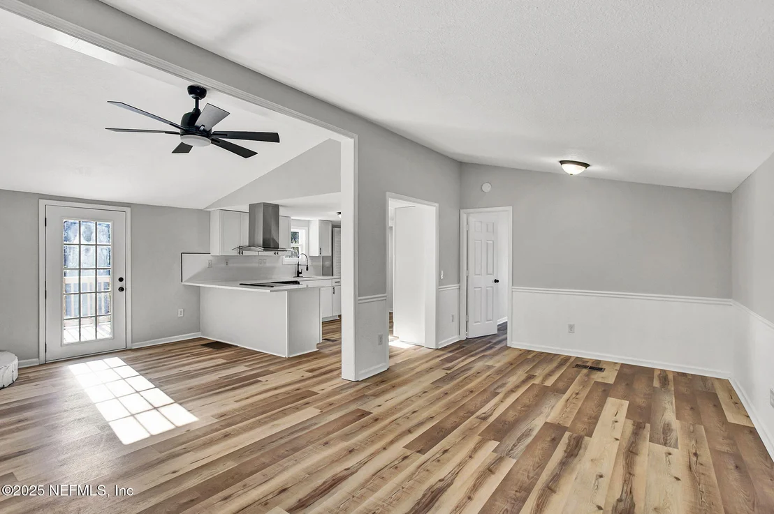 Photo of Unit 0 at 392 FOXTAIL Avenue