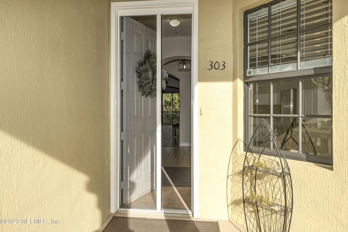 Photo of Unit 303 at 220 PASEO TERRAZA