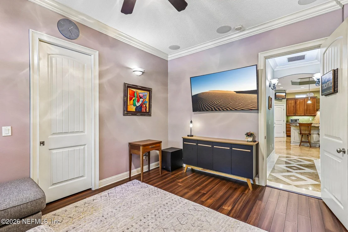 Photo of 4002 LA VISTA Circle