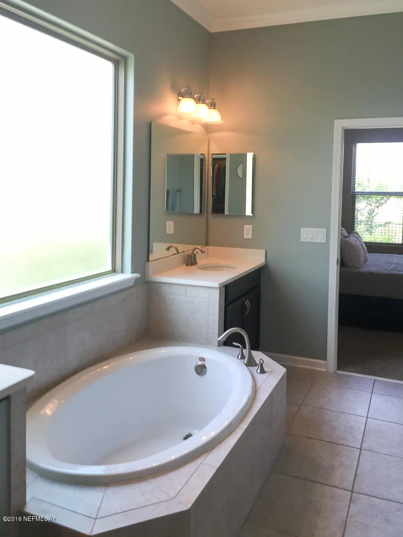 Photo of 324 CAMERON Drive