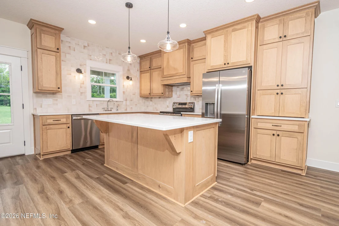 Photo of 839 N LOWDER Street