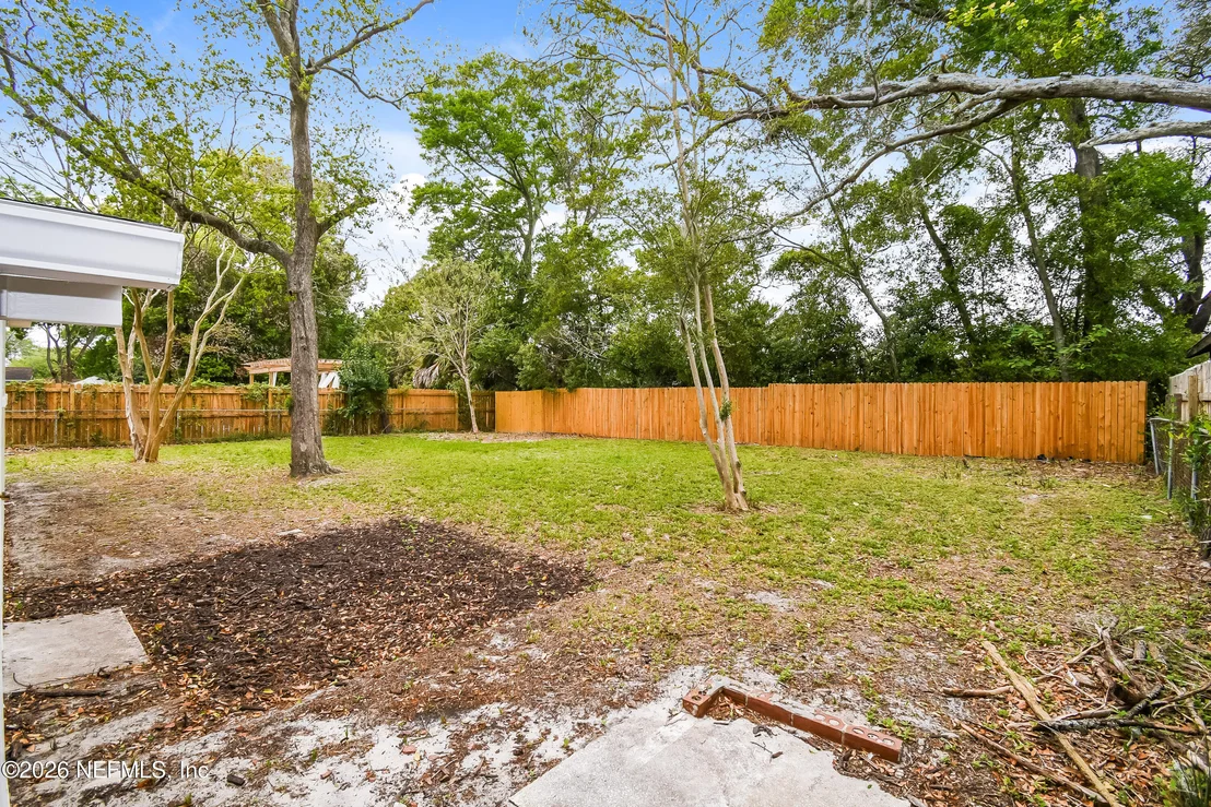 Photo of 7227 STONEHURST Road N
