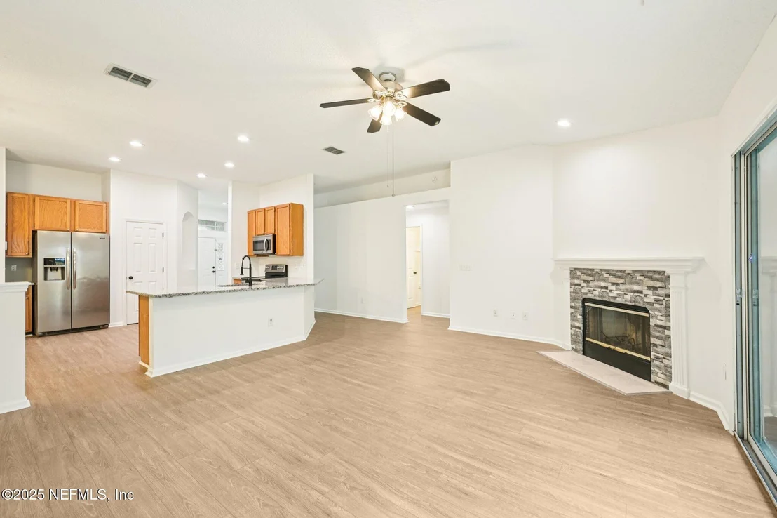 Photo of 8761 REDLEAF Court