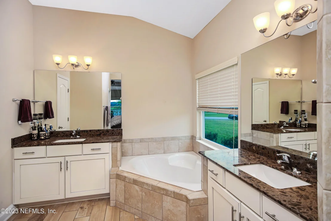 Photo of 140 CEDARSTONE Way