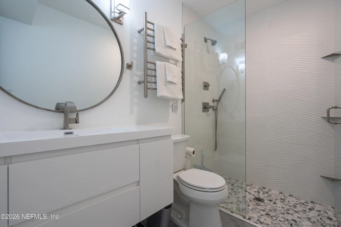 Photo of Unit 3B at 83 COMARES Avenue