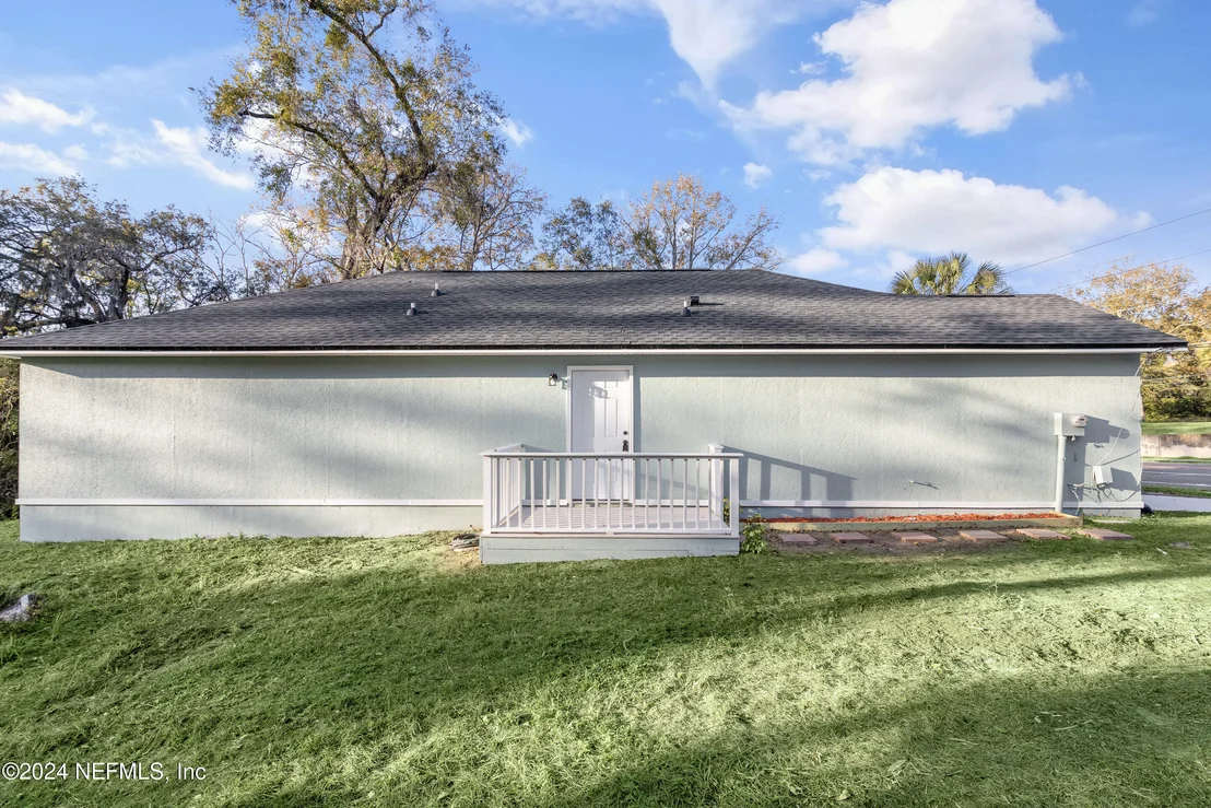 Photo of 498 ARLINGTON Road N