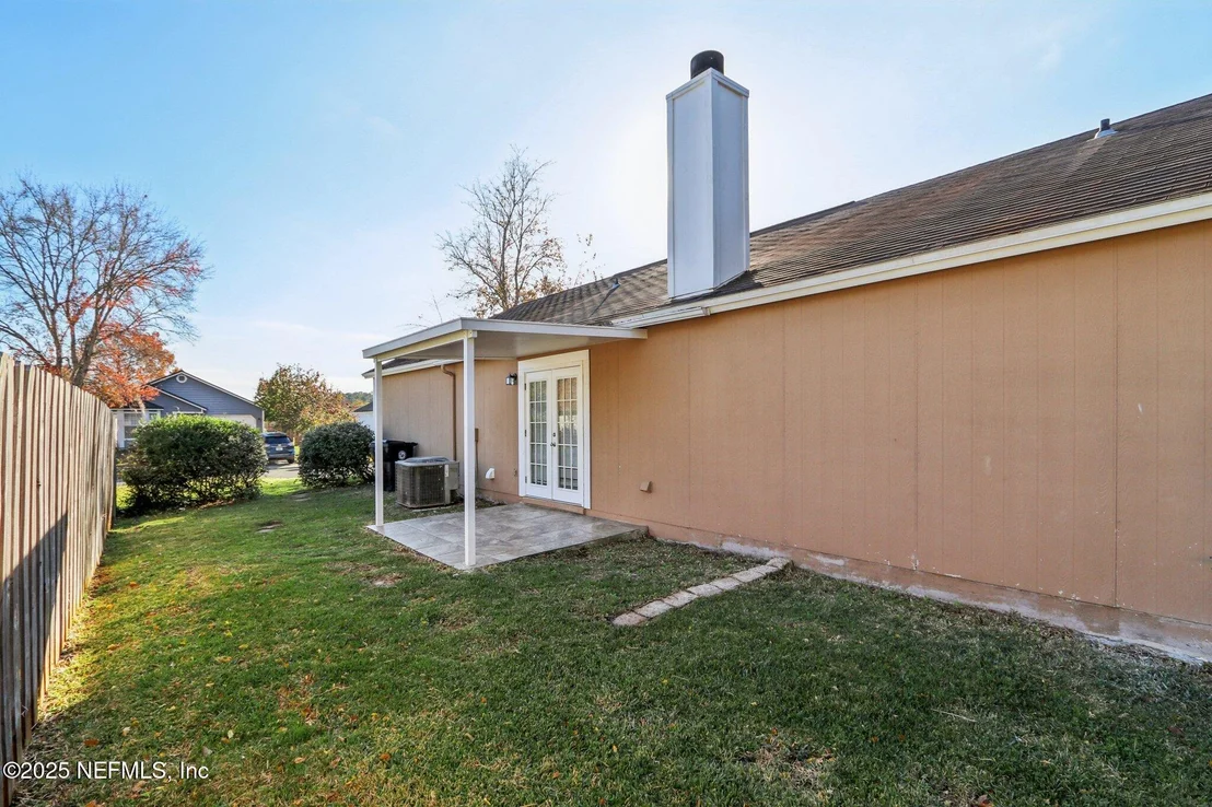 Photo of 1864 SHERATON LAKES Circle