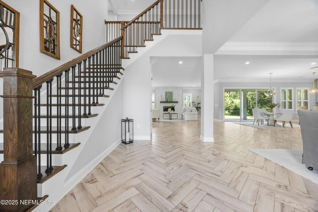 Photo of 10176 SILVERBROOK Trail
