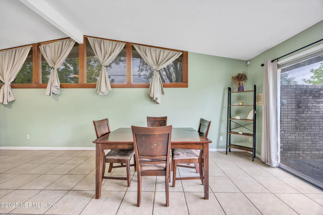 Photo of 1005 LAS ROBIDA Drive