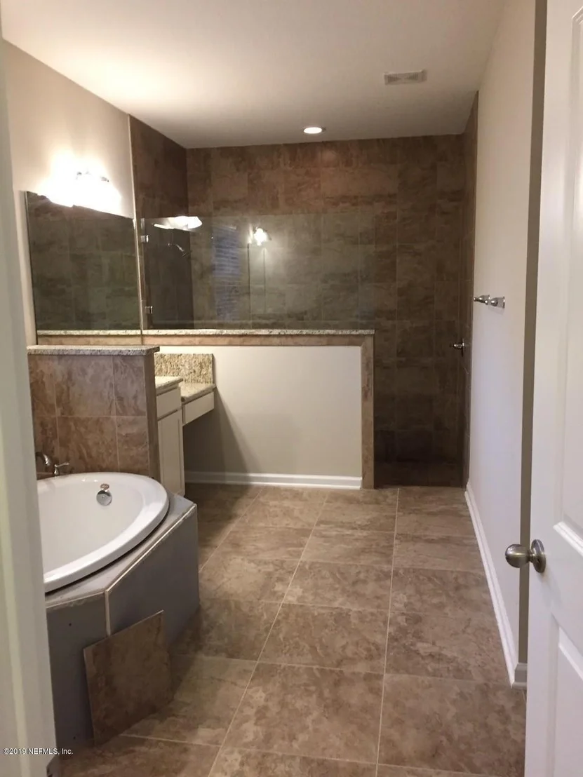 Photo of 131 HUTCHINSON Lane