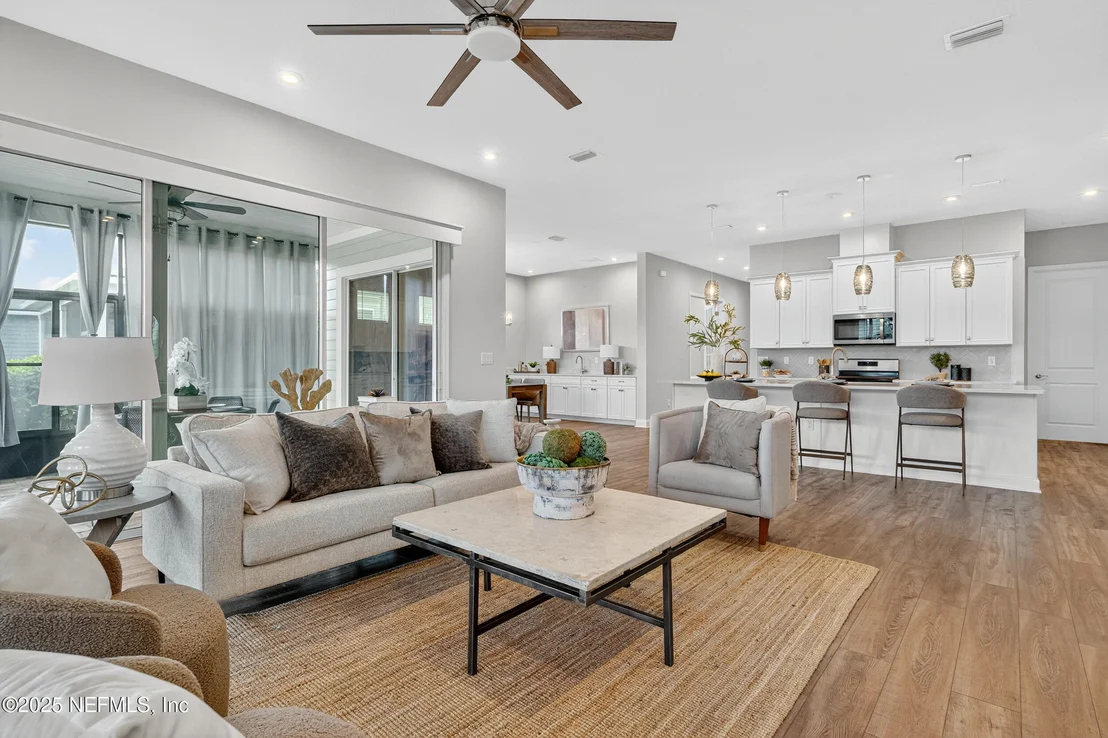 Photo of 243 PINELLAS Way