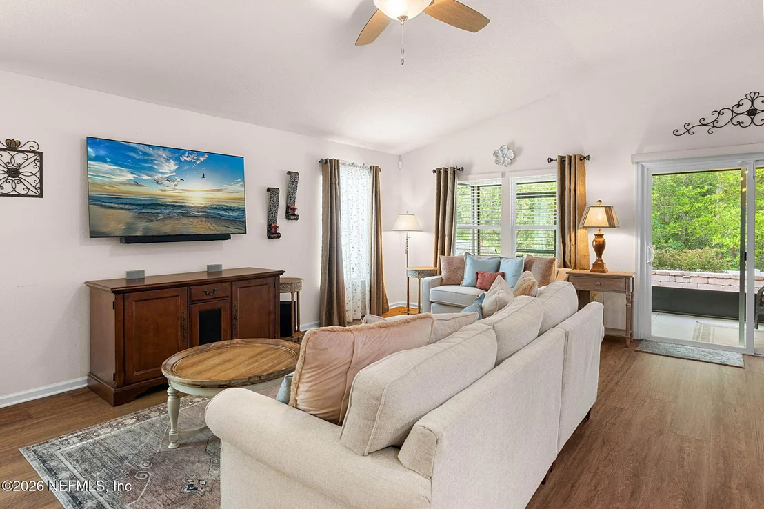 Photo of 332 PALACE Drive