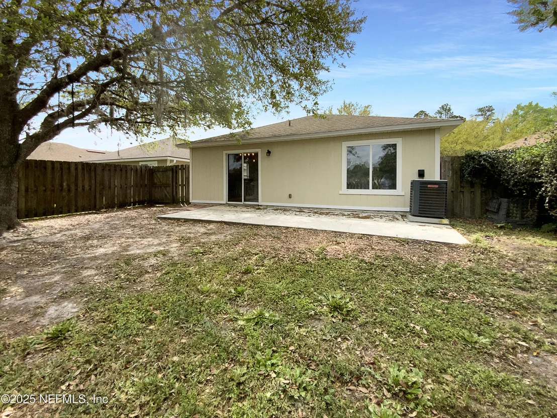 Photo of 823 WYNFIELD Circle
