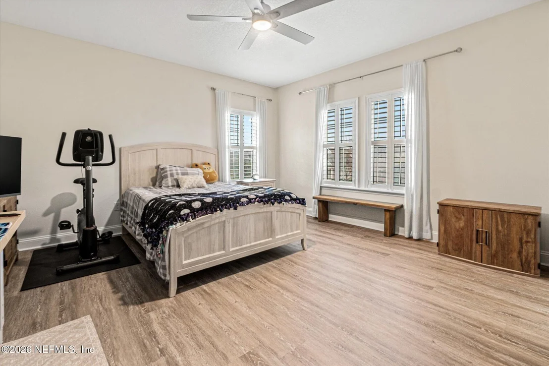 Photo of 195 GLENNEYRE Circle