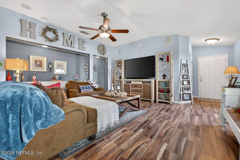 Photo of 504 KNOLLE Court