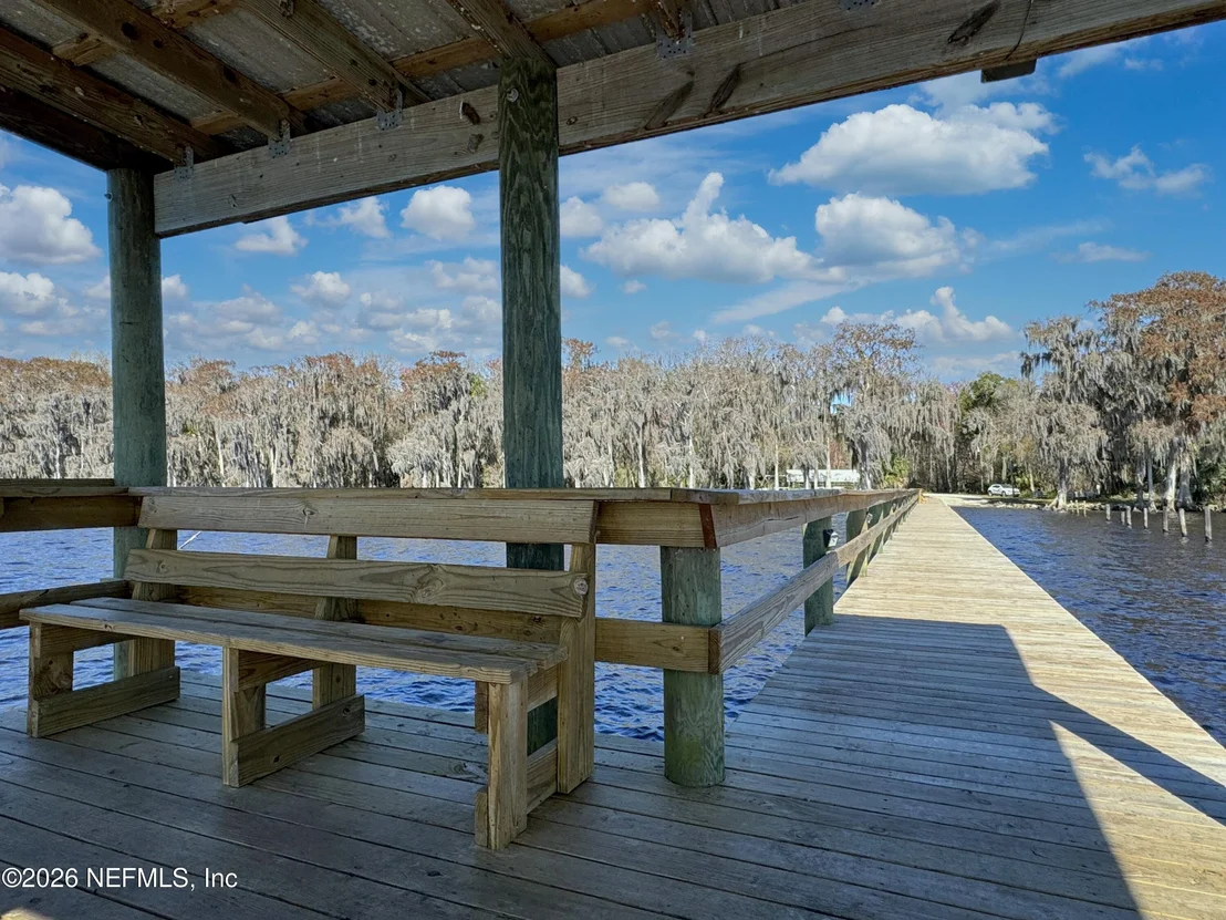Photo of 329 CHIPOLA Drive