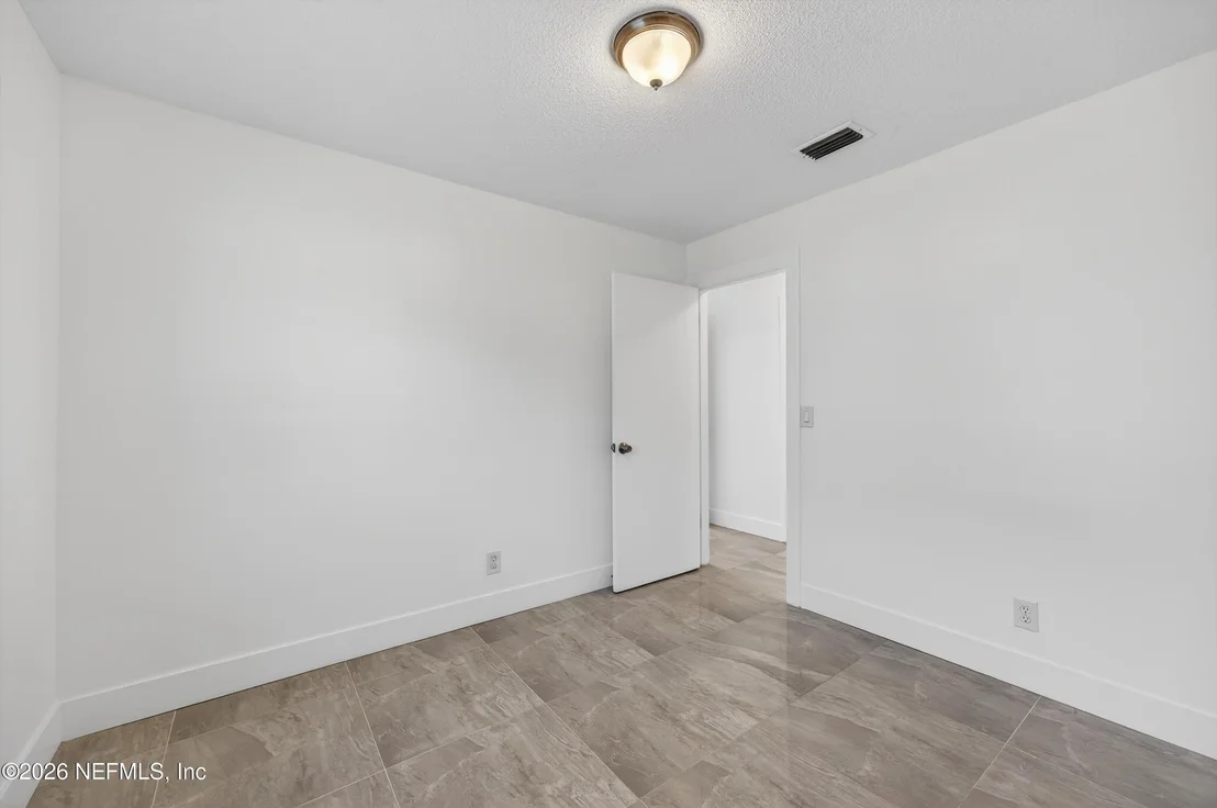Photo of 217 CARVER Street W