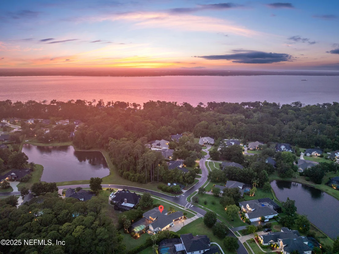 Photo of 389 SUMMERSET Drive