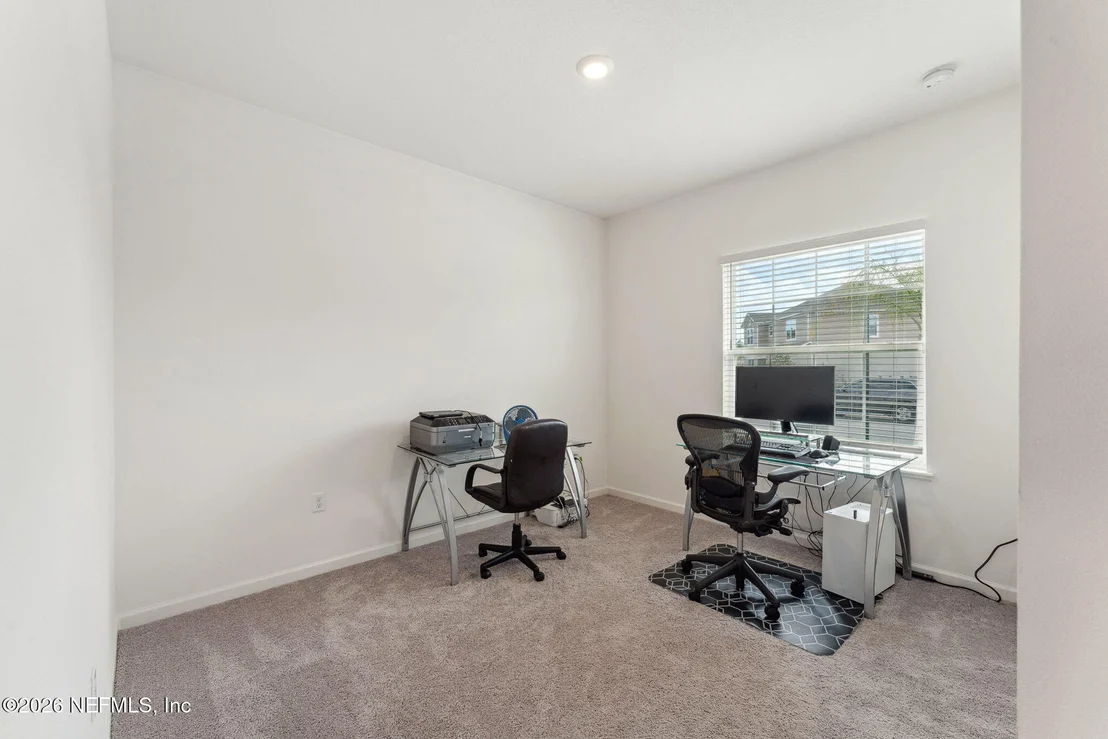 Photo of 120 OAKLEAF Way