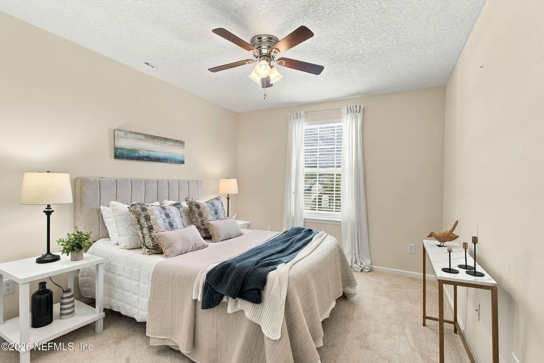 Photo of 219 DEERFIELD GLEN Drive