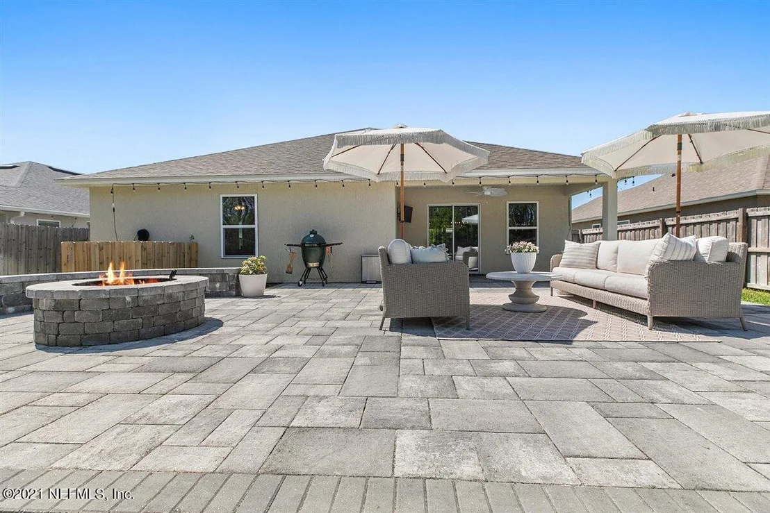 Photo of 450 E TEAGUE BAY Drive