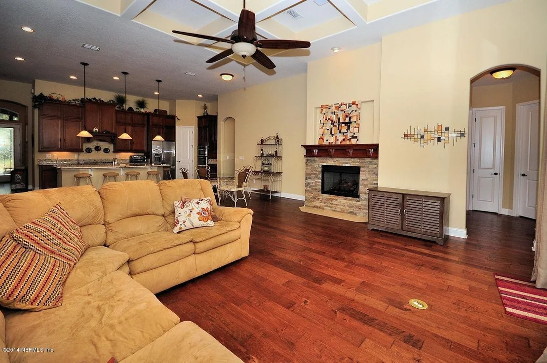 Photo of 112 STAPLEHURST Drive