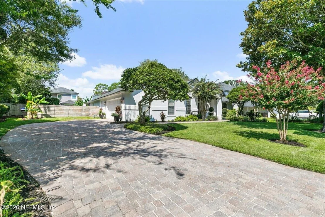 Photo of 525 SUNSET Drive