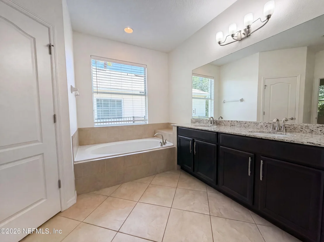Photo of 790 BATTERSEA Drive