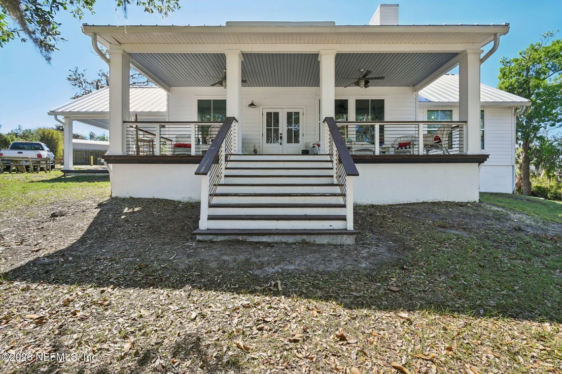 Photo of Unit 17 at 5577 HECKSCHER Drive