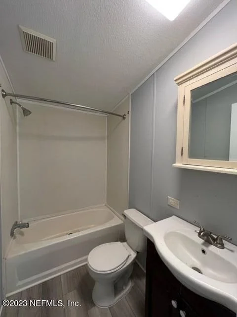Photo of 105 KELVIN Avenue