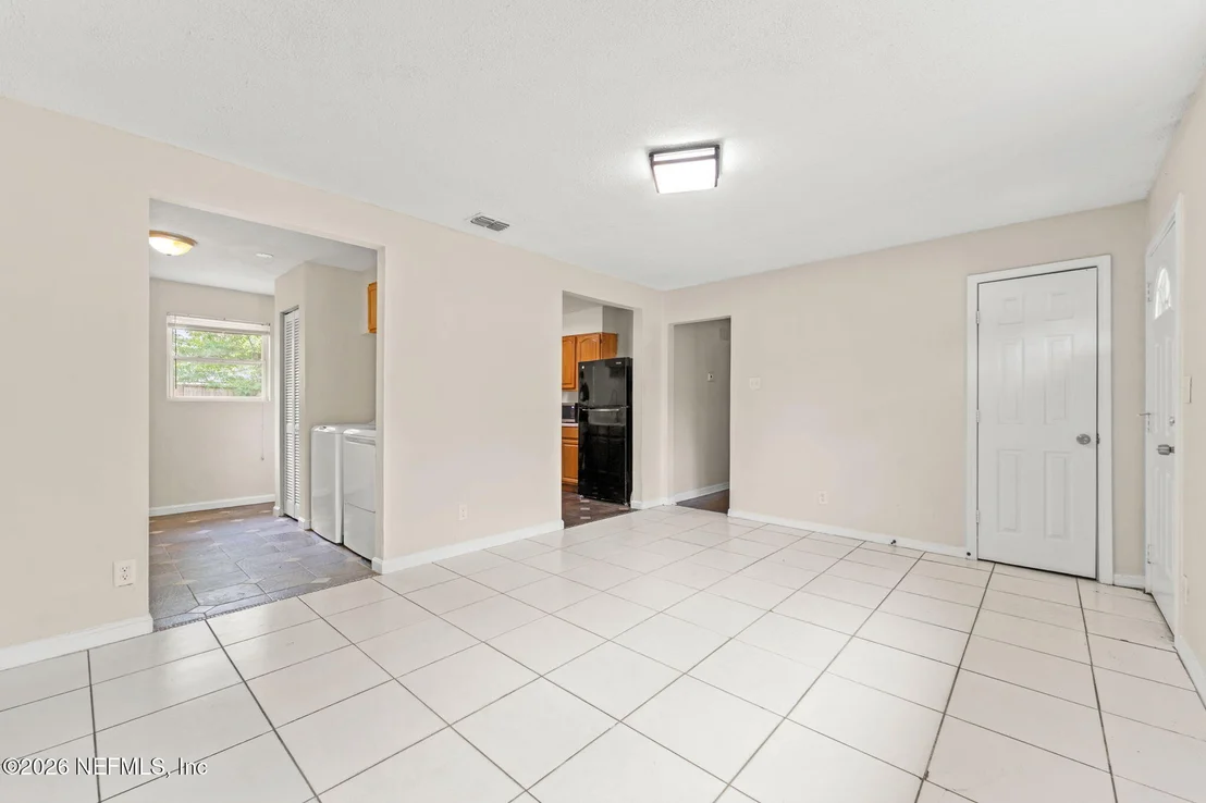 Photo of 6781 TINKERBELL Lane