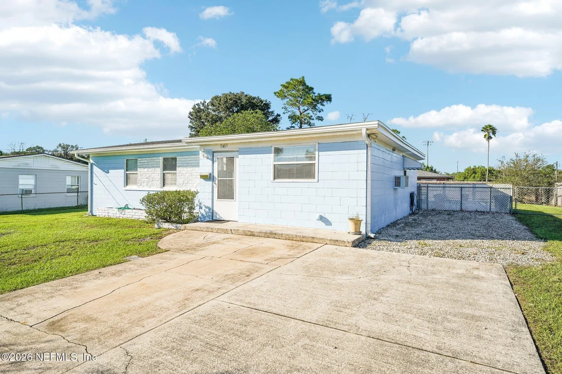 Photo of 10465 STONE Road