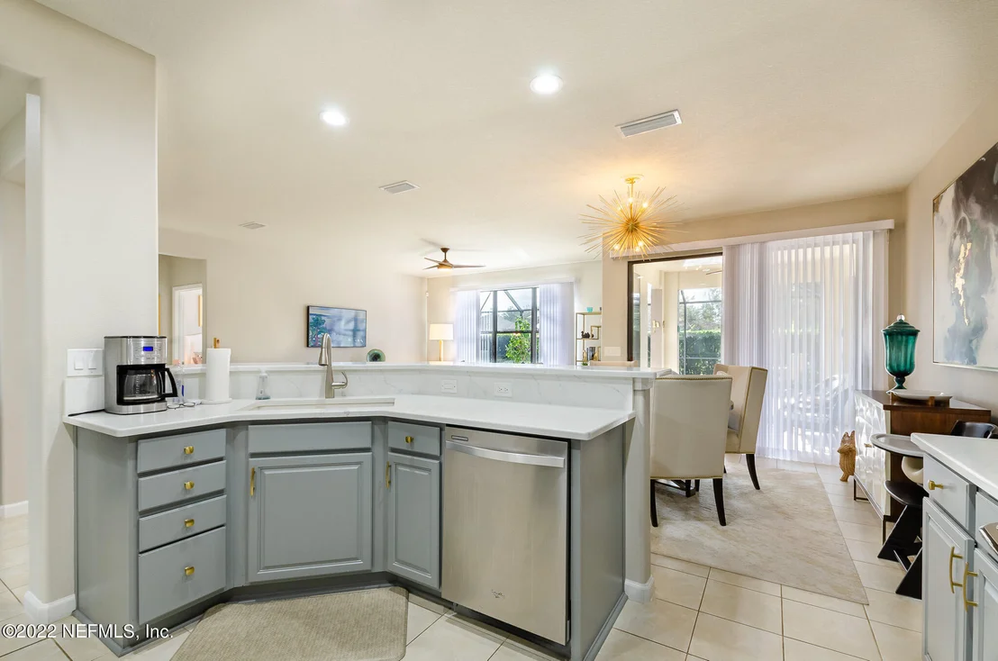 Photo of 203 RIVER RUN Boulevard