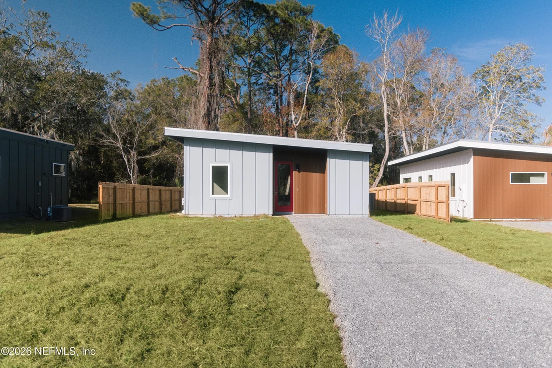 Photo of 576 WOODLAWN Road